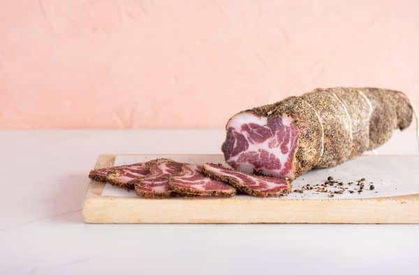 Coppa au poivre tranchée de porc biologique