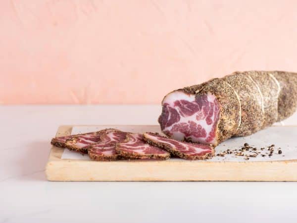 Coppa au poivre tranchée de porc biologique