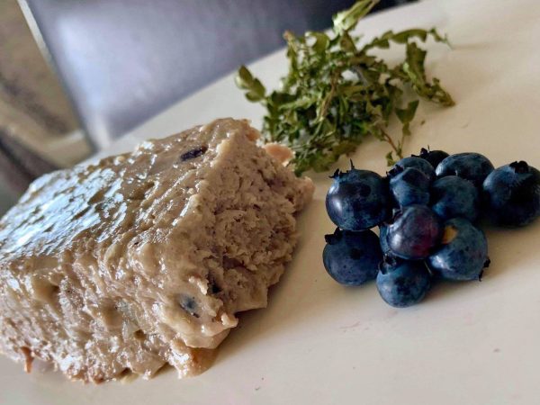 Terrine aux bleuets sauvages de porc biologique