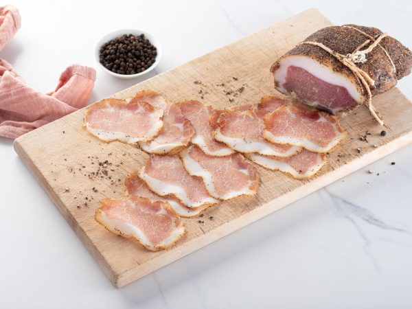 Lonzo au poivre tranchée de porc biologique